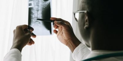 pexels-ivan-samkov-4989186